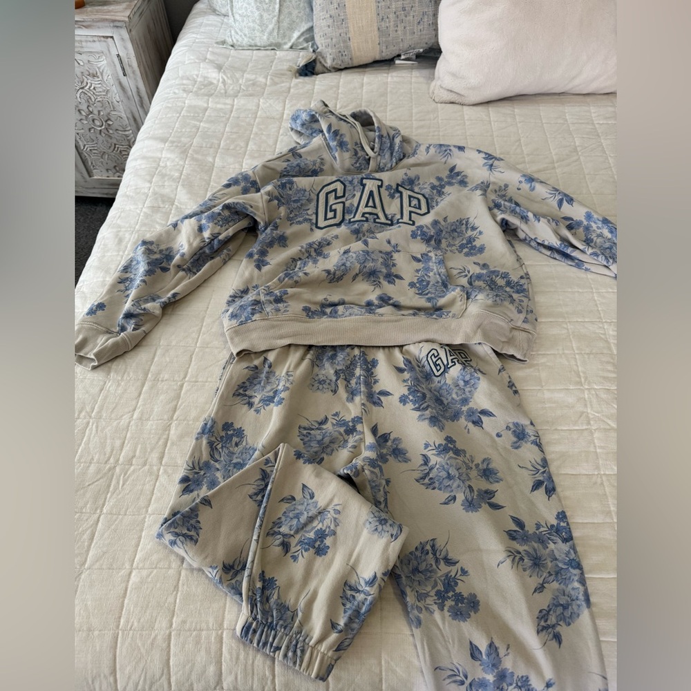 Gap blue and white set - Picture 2 of 3